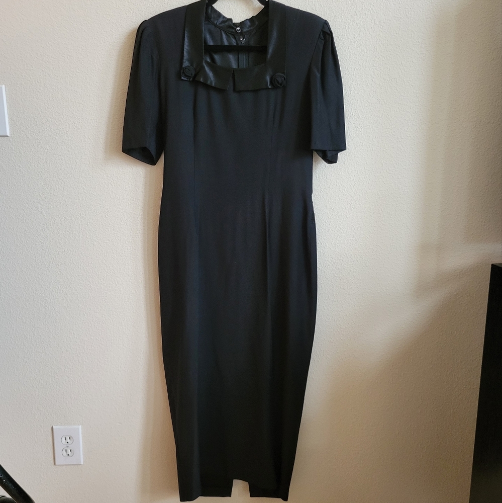 Wild Rose Black Dress With Satin Accents at Collar & Waist Ladies Size 8 Vintage